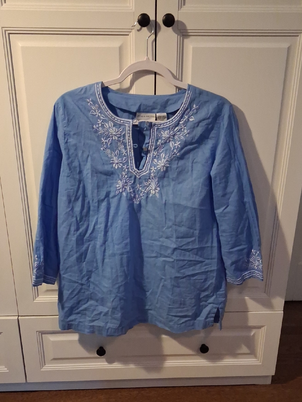 Jaclyn Smith Light Blue Embroidered Tunic Top